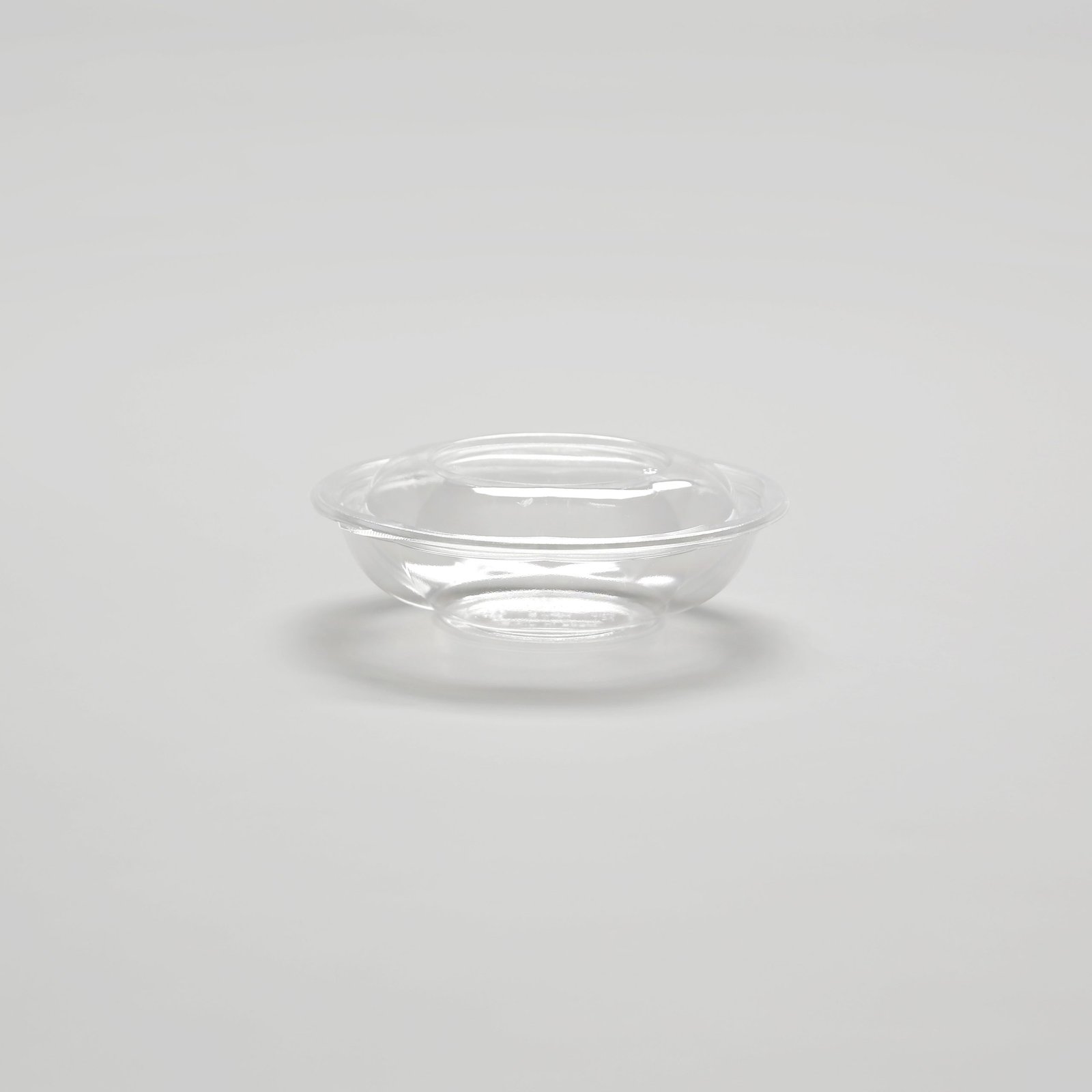 CBSB18B-2-scaled-1.jpg Saladier rond transparent - 18oz – Image 1