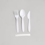 Pack couverts blanc : Cuillère-Fourchette-Couteau-Serviette   [CP]